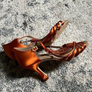 Size 8 3.25 inch heel new salsa shoes NWOT